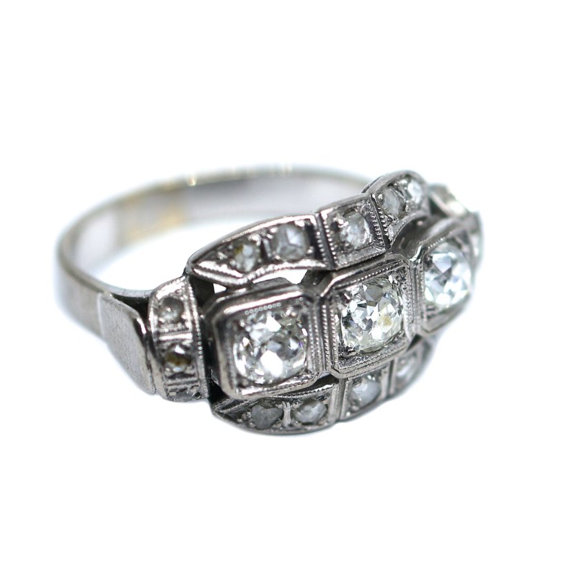 Jak pečovat o starožitný šperk, aby vydržel další generaci